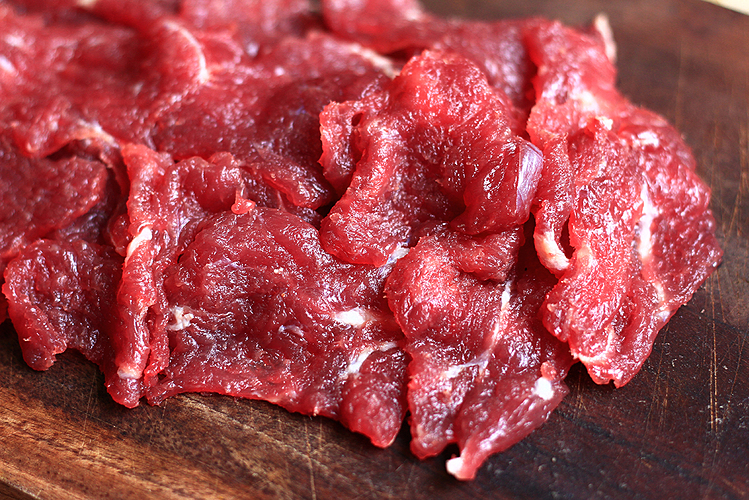 Who should and should not eat beef?  - VnExpress Health